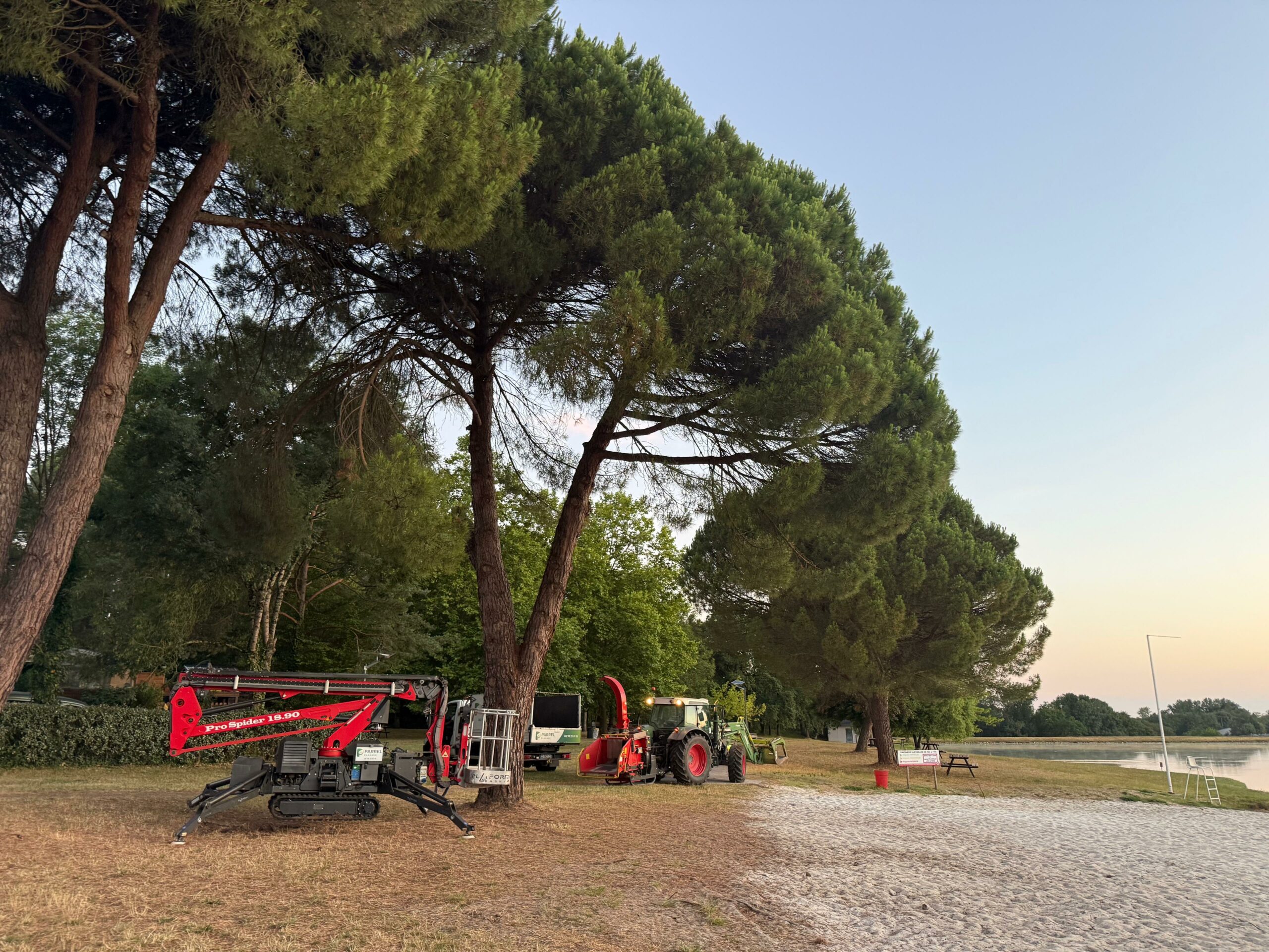 Équipe Parrel Élagage intervenant en Lot-et-Garonne

